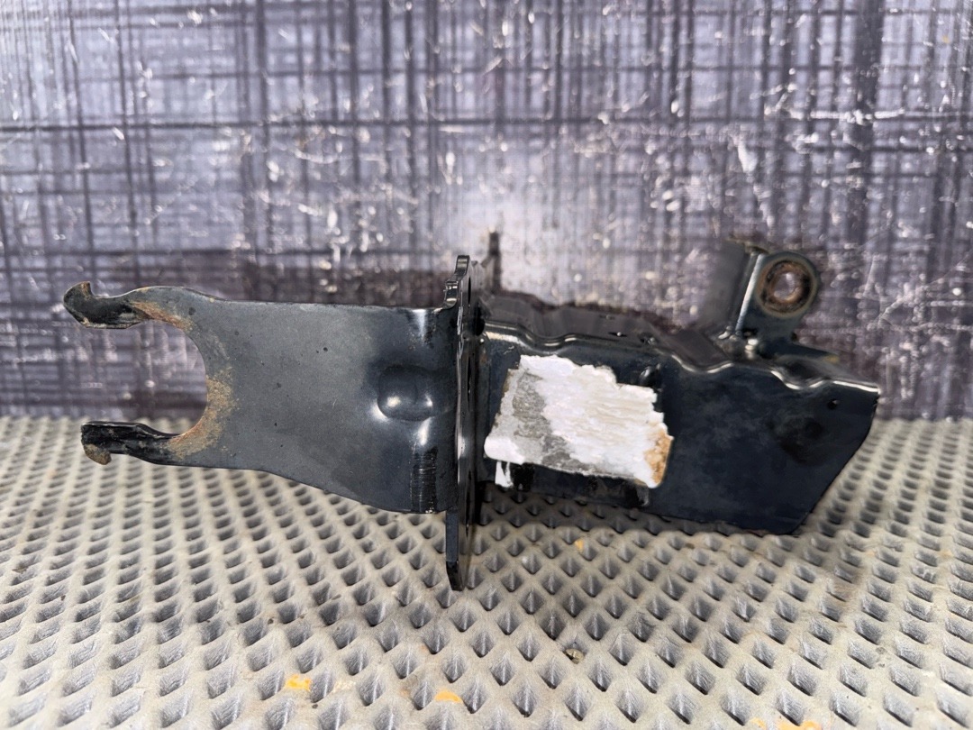 Кронштейн усилителя бампера, 1810 рублей, Красноярск