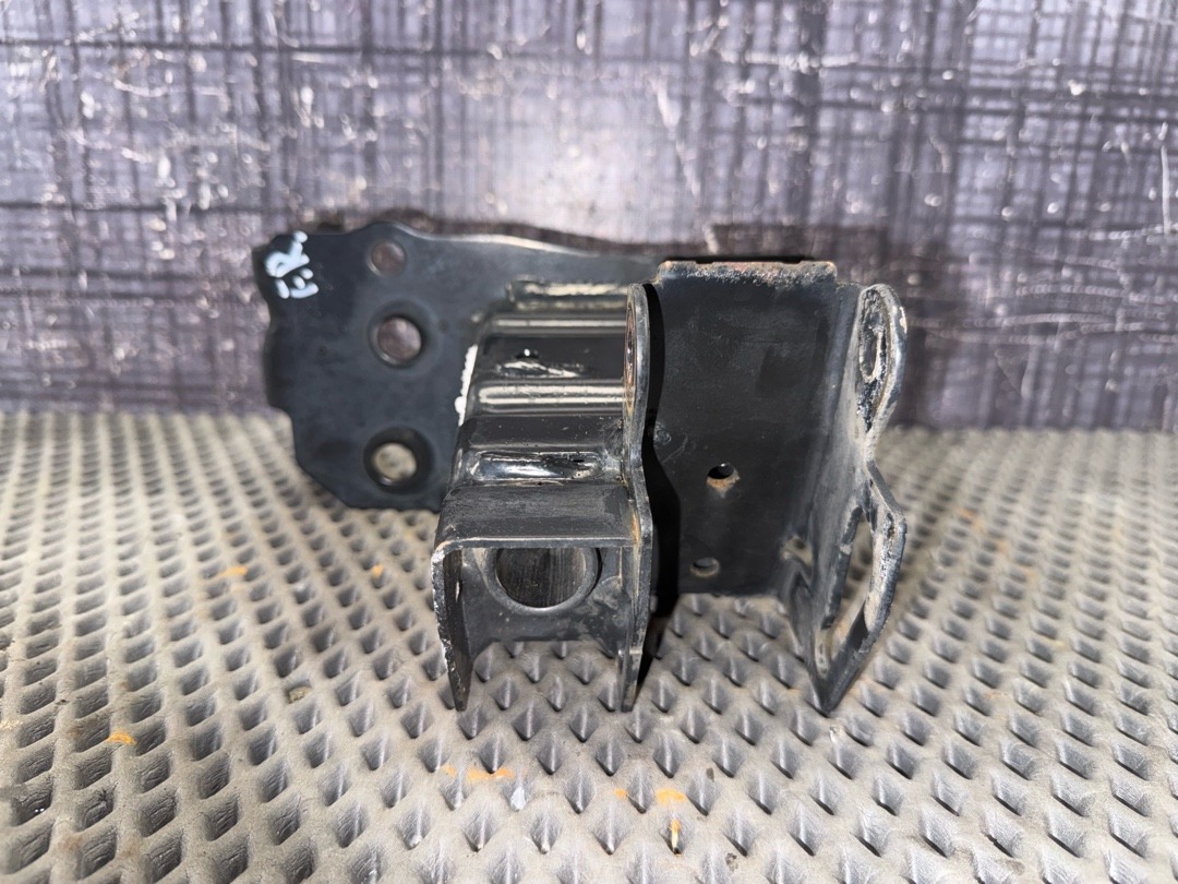 Кронштейн усилителя бампера, 1810 рублей, Красноярск