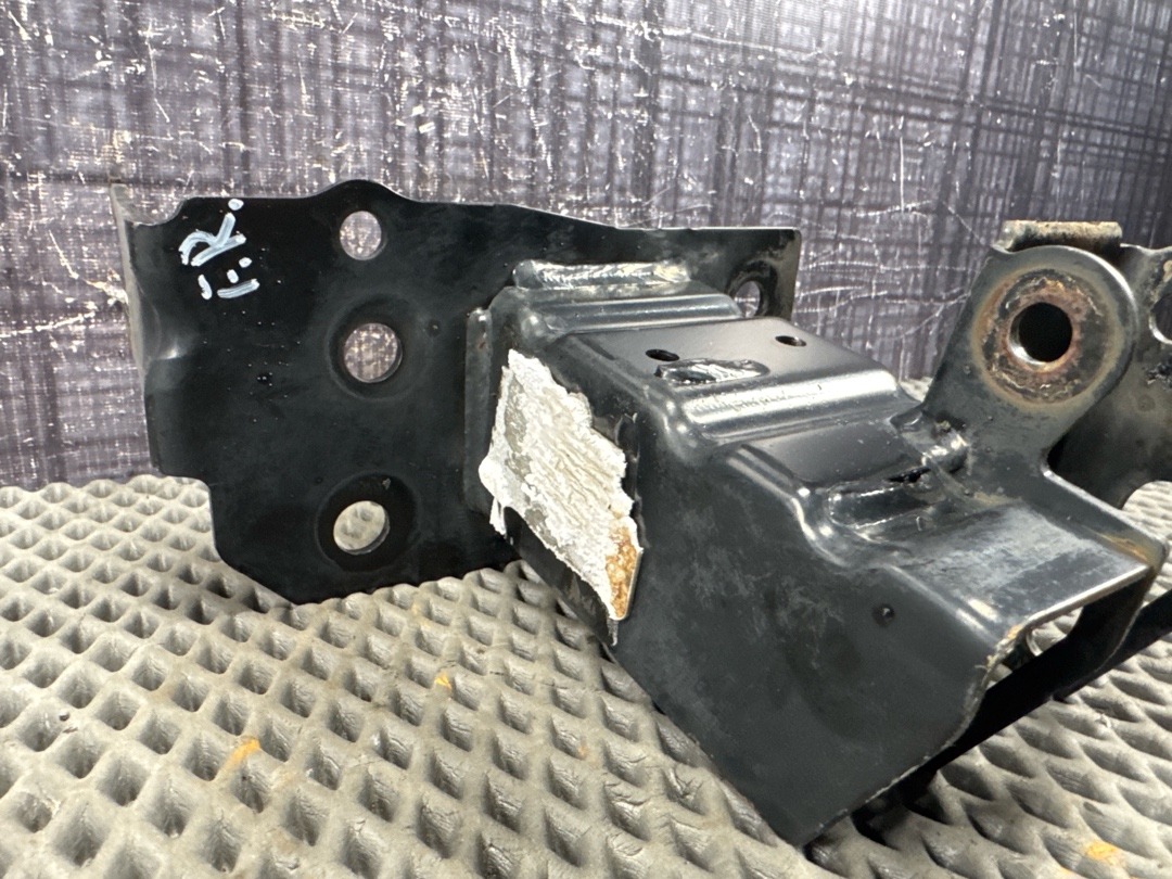 Кронштейн усилителя бампера, 1810 рублей, Красноярск