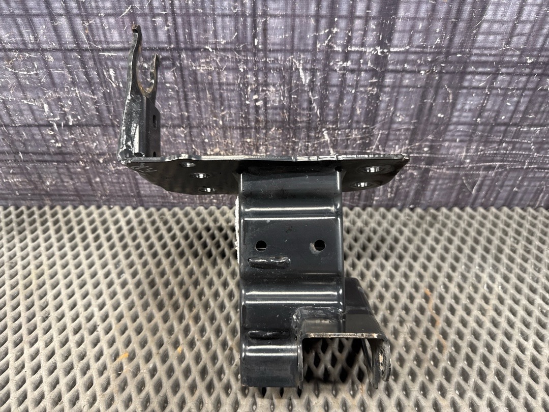 Кронштейн усилителя бампера, 1810 рублей, Красноярск