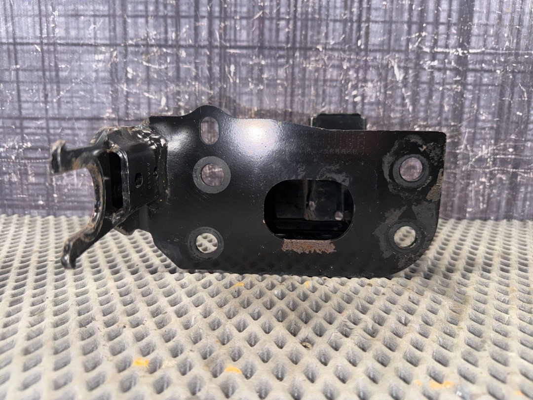 Кронштейн усилителя бампера, 1810 рублей, Красноярск