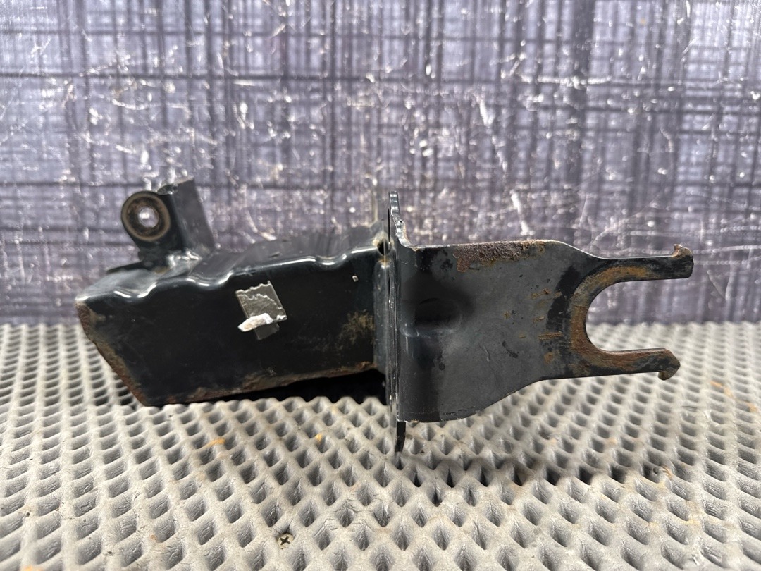 Кронштейн усилителя бампера, 1810 рублей, Красноярск