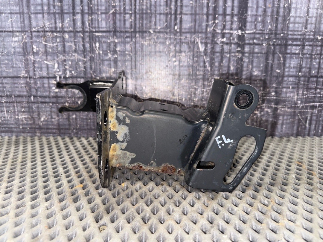 Кронштейн усилителя бампера, 1810 рублей, Красноярск