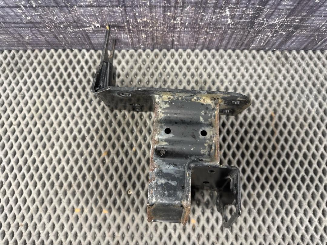 Кронштейн усилителя бампера, 1810 рублей, Красноярск