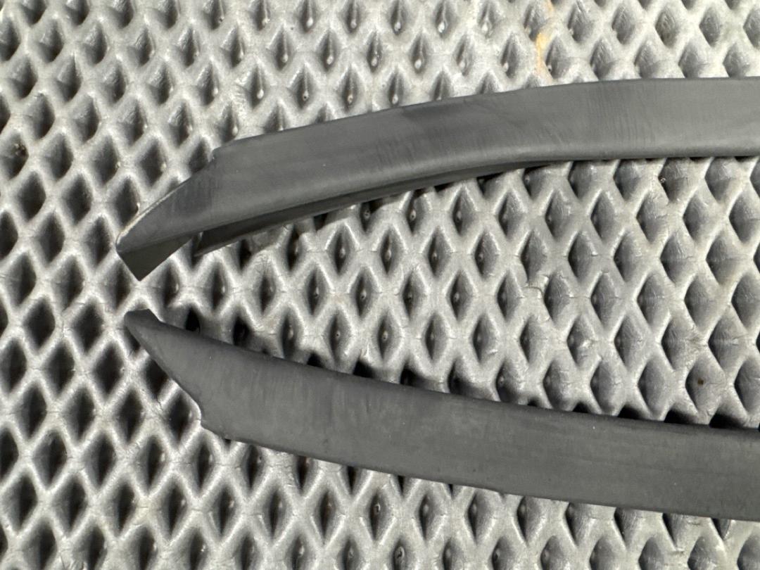 Молдинг лобового стекла, 1820 рублей, Красноярск