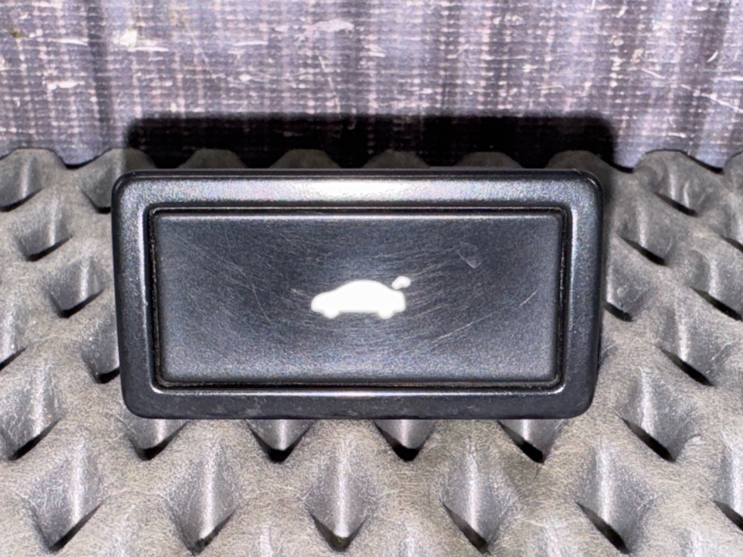 Кнопка открывания багажника, 1590 рублей, Красноярск