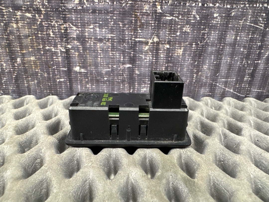 Кнопка открывания багажника, 1590 рублей, Красноярск