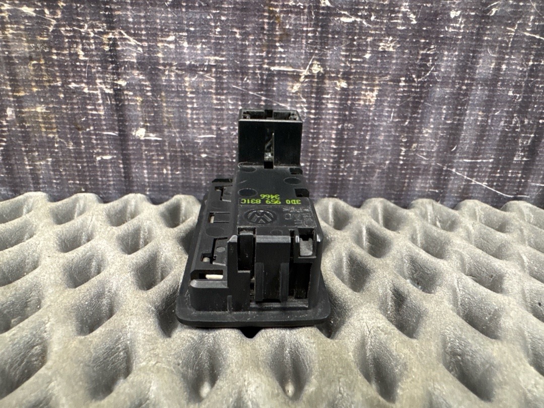 Кнопка открывания багажника, 1590 рублей, Красноярск