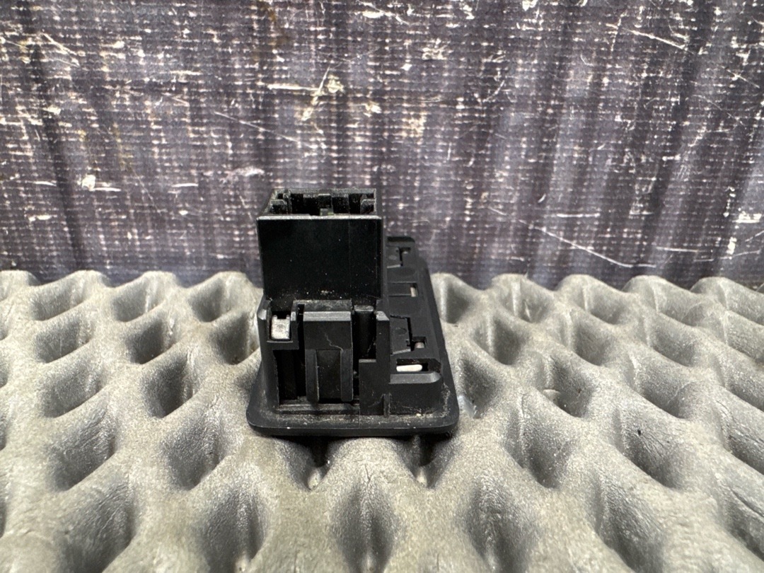 Кнопка открывания багажника, 1590 рублей, Красноярск