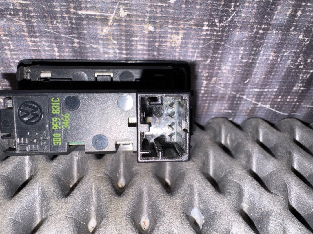 Кнопка открывания багажника, 1590 рублей, Красноярск