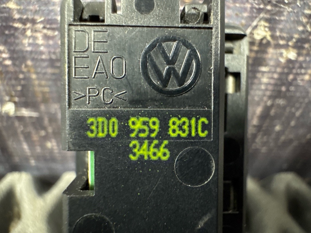 Кнопка открывания багажника, 1590 рублей, Красноярск