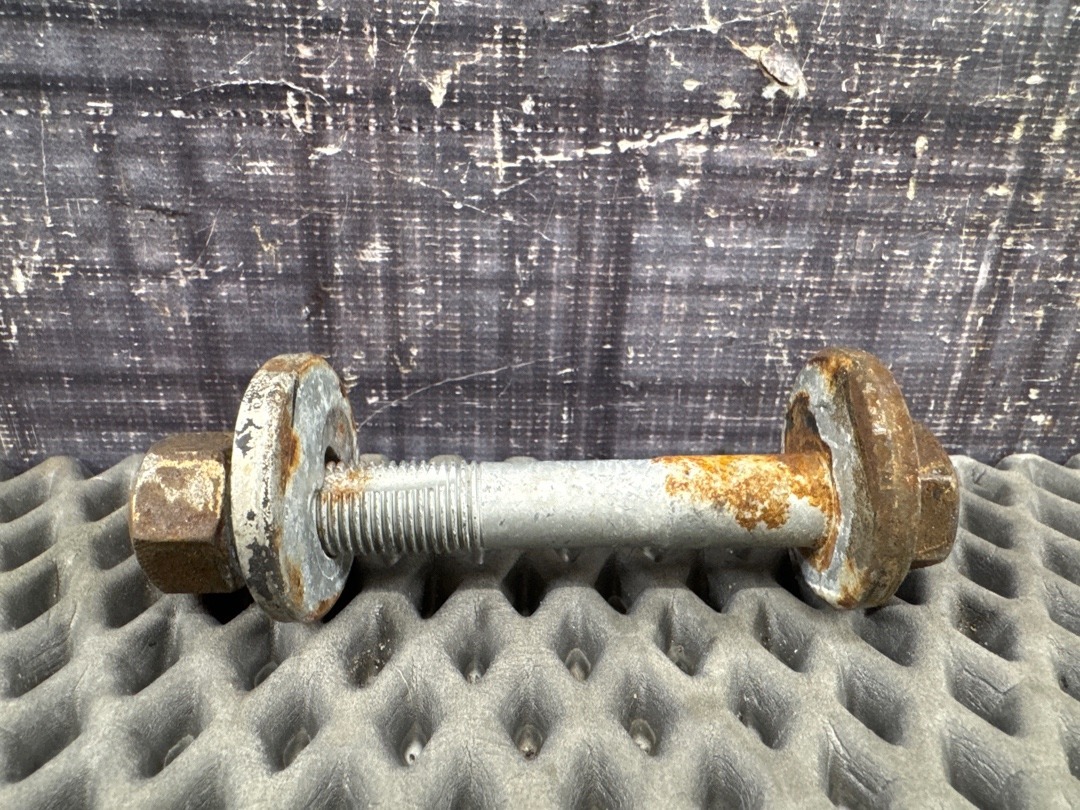 Болт развальный, 810 рублей, Красноярск