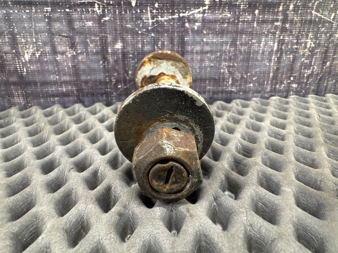 Болт развальный, 810 рублей, Красноярск