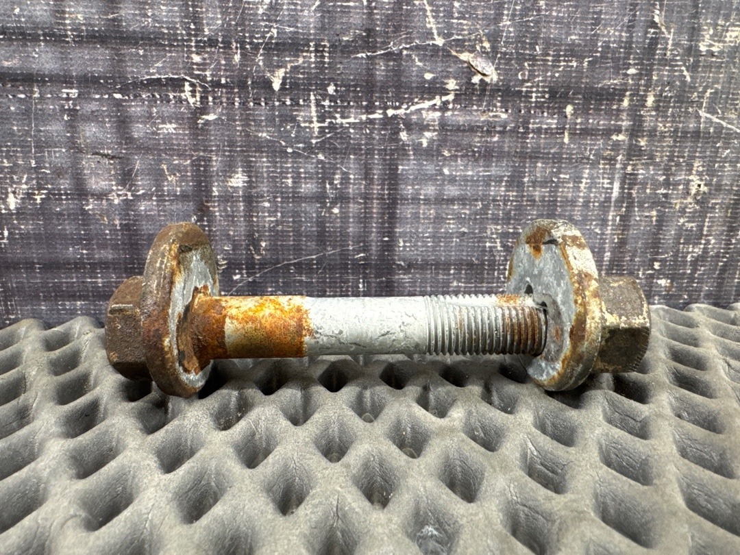 Болт развальный, 810 рублей, Красноярск