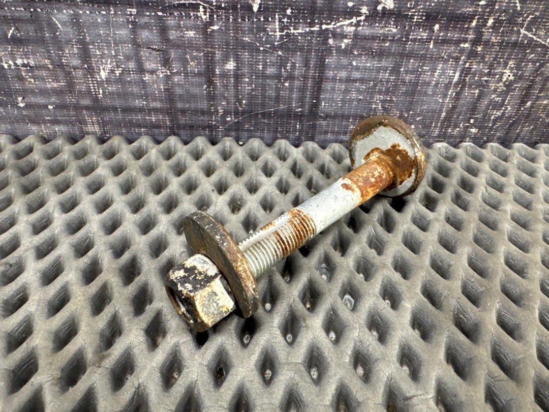 Болт развальный, 810 рублей, Красноярск