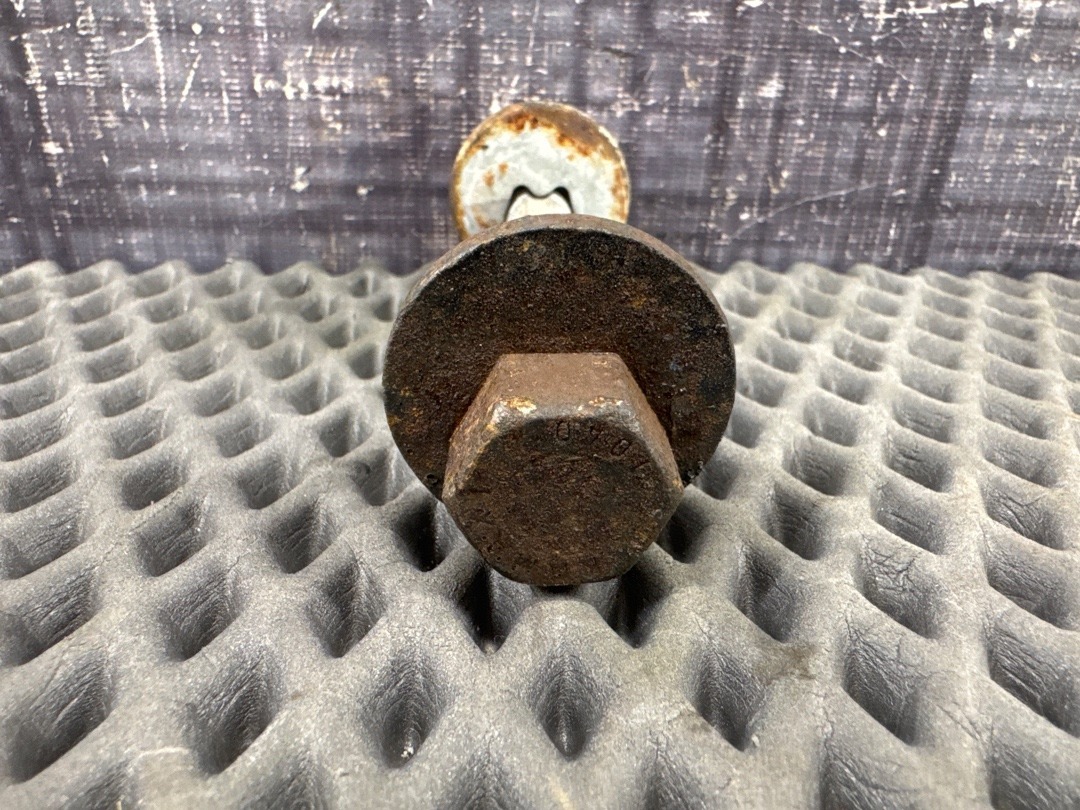 Болт развальный, 810 рублей, Красноярск