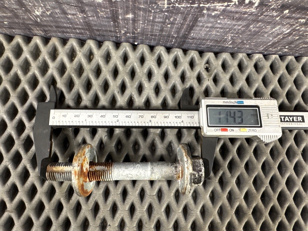 Болт развальный, 810 рублей, Красноярск