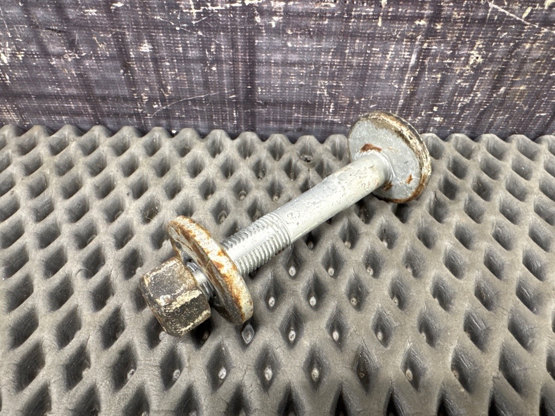 Болт развальный, 810 рублей, Красноярск