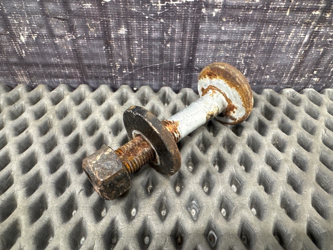 Болт развальный, 690 рублей, Красноярск