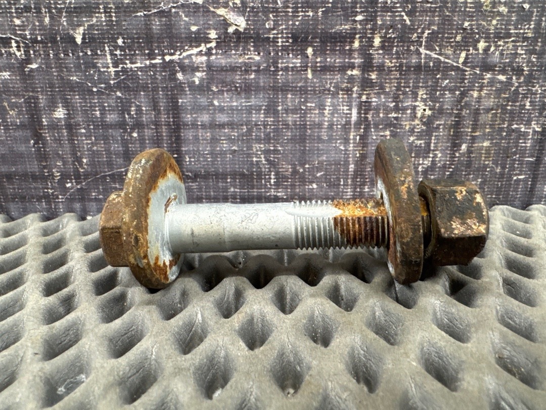 Болт развальный, 690 рублей, Красноярск