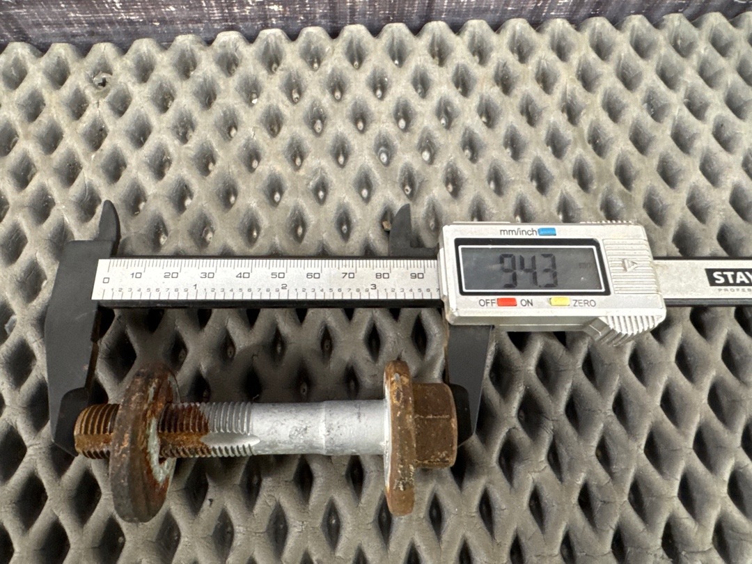 Болт развальный, 690 рублей, Красноярск