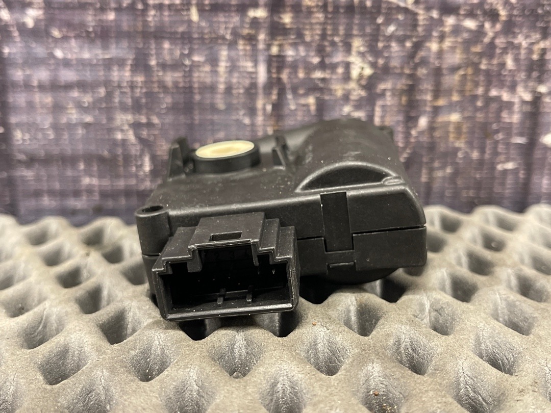 Мотор заслонки печки, 1470 рублей, Красноярск