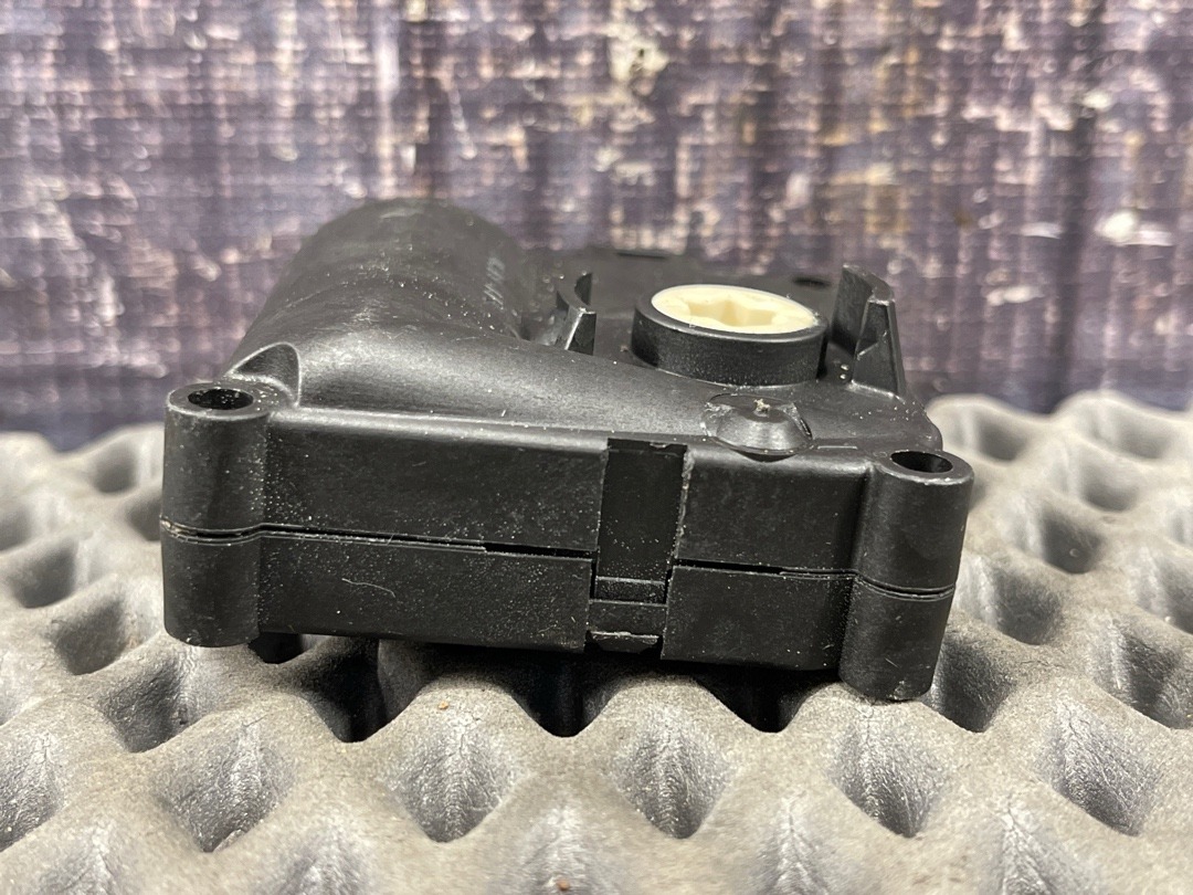 Мотор заслонки печки, 1470 рублей, Красноярск