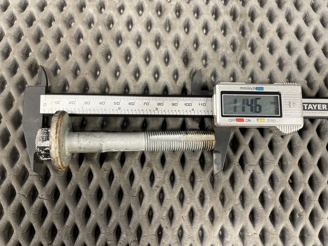 Болт развальный, 810 рублей, Красноярск