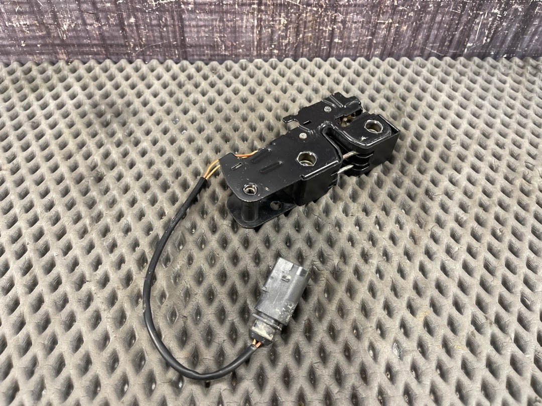 Замок капота, 1590 рублей, Красноярск