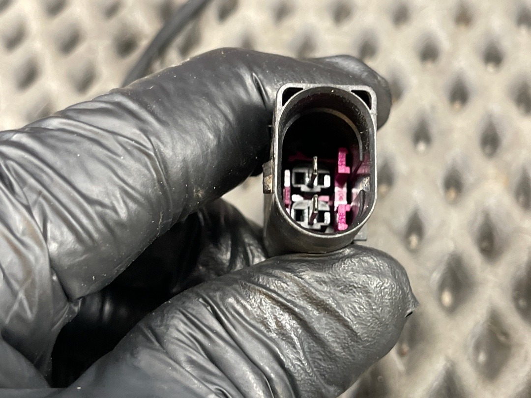 Замок капота, 1590 рублей, Красноярск