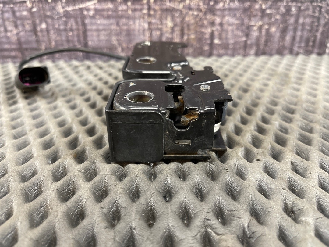 Замок капота, 1590 рублей, Красноярск