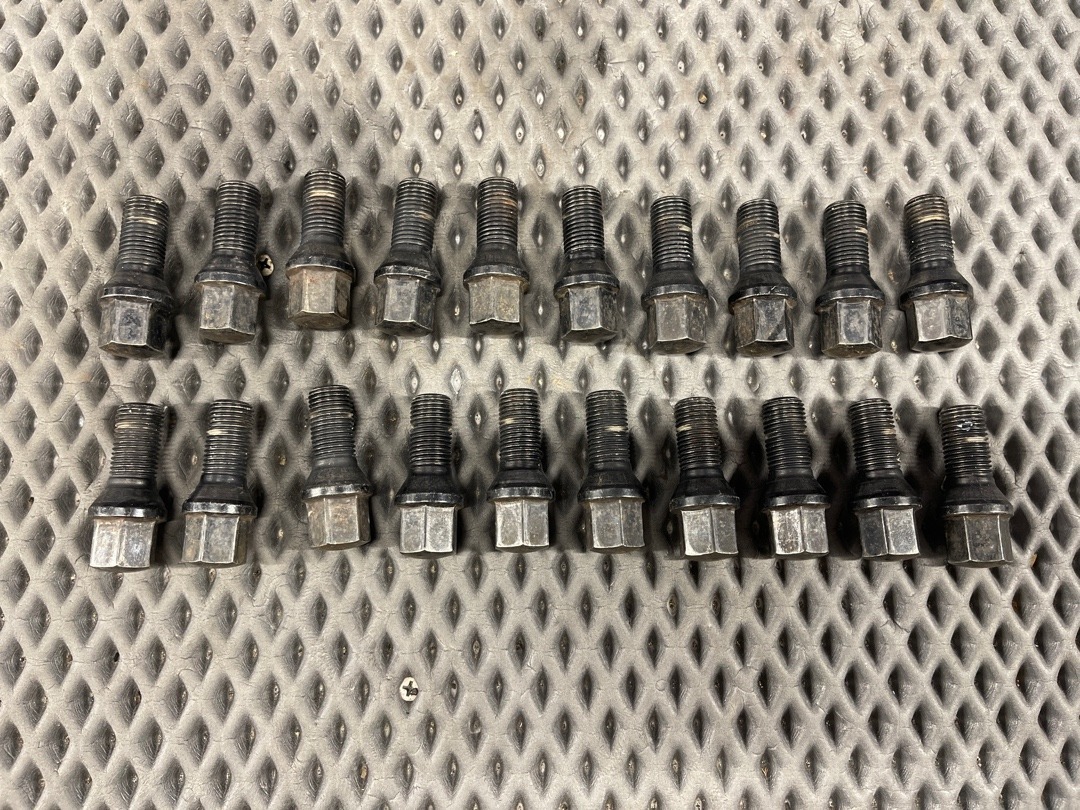 Комплект колесных болтов, 2530 рублей, Красноярск