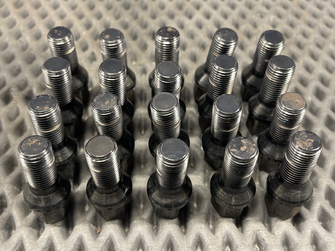 Комплект колесных болтов, 2530 рублей, Красноярск