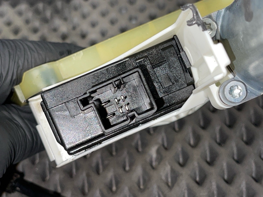 Стеклоподъемник, 3110 рублей, Красноярск