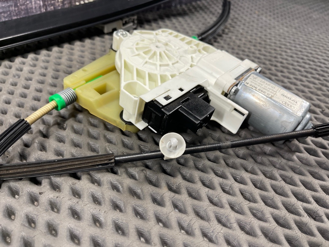 Стеклоподъемник, 3110 рублей, Красноярск