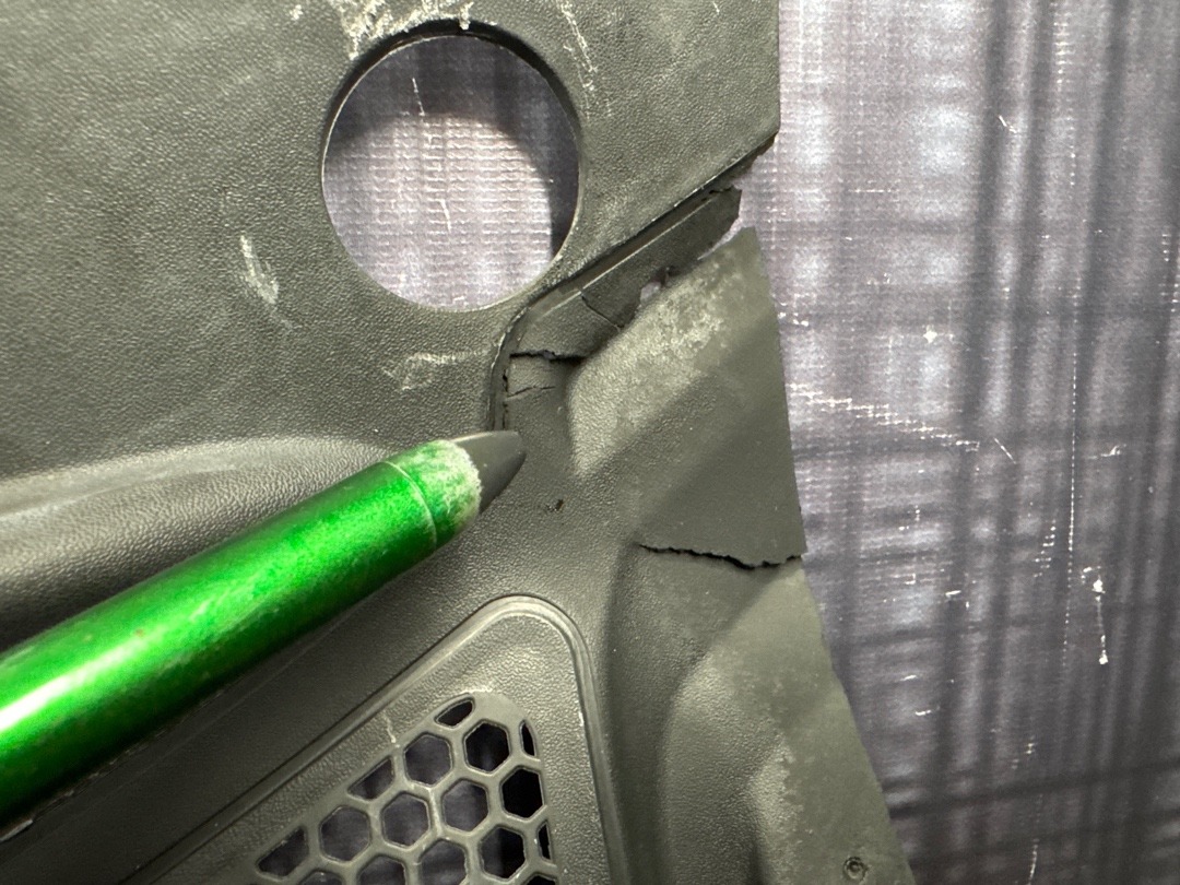 Решетка под лобовое стекло, 4870 рублей, Красноярск