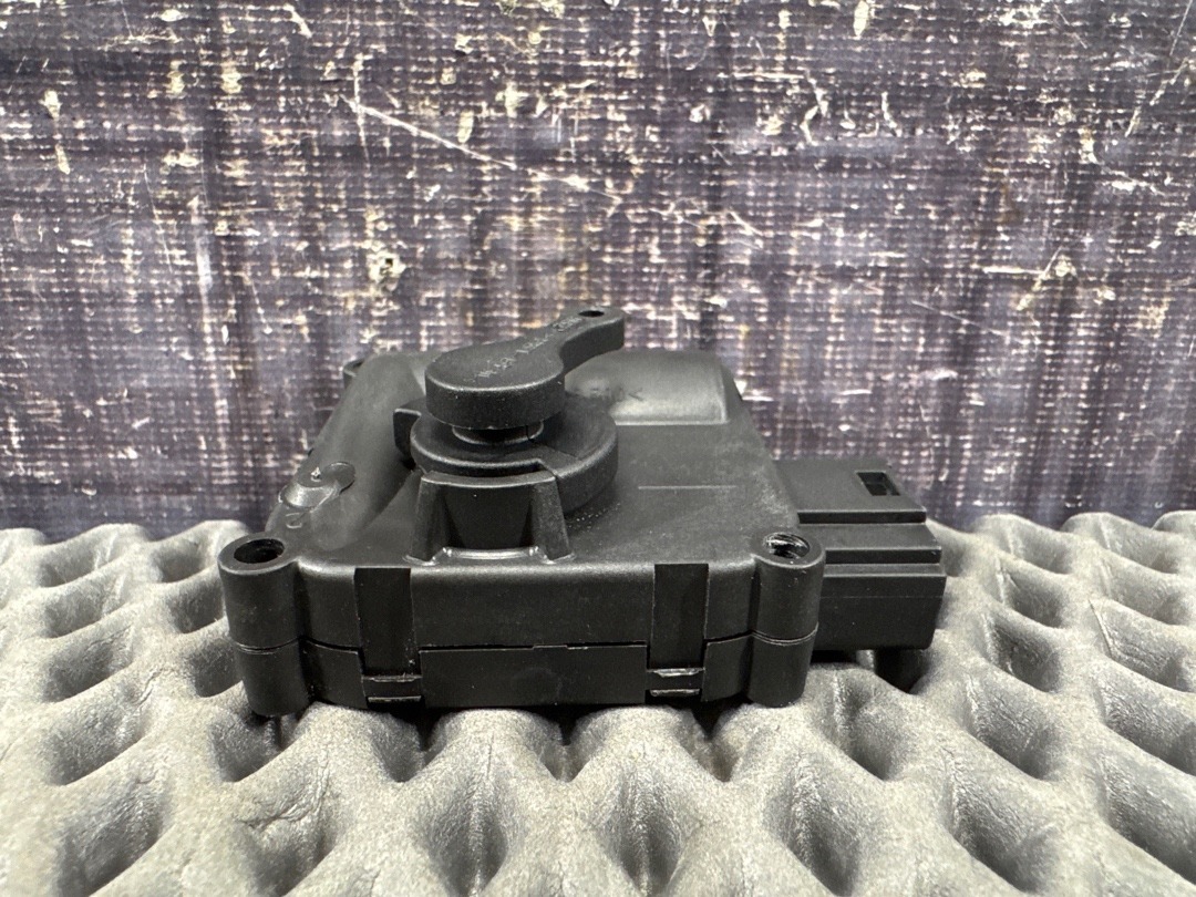 Мотор заслонки печки, 1470 рублей, Красноярск