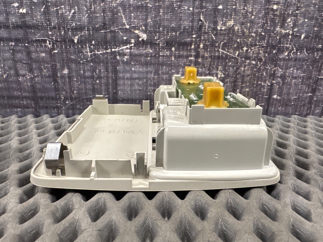 Плафон салона, 1070 рублей, Красноярск