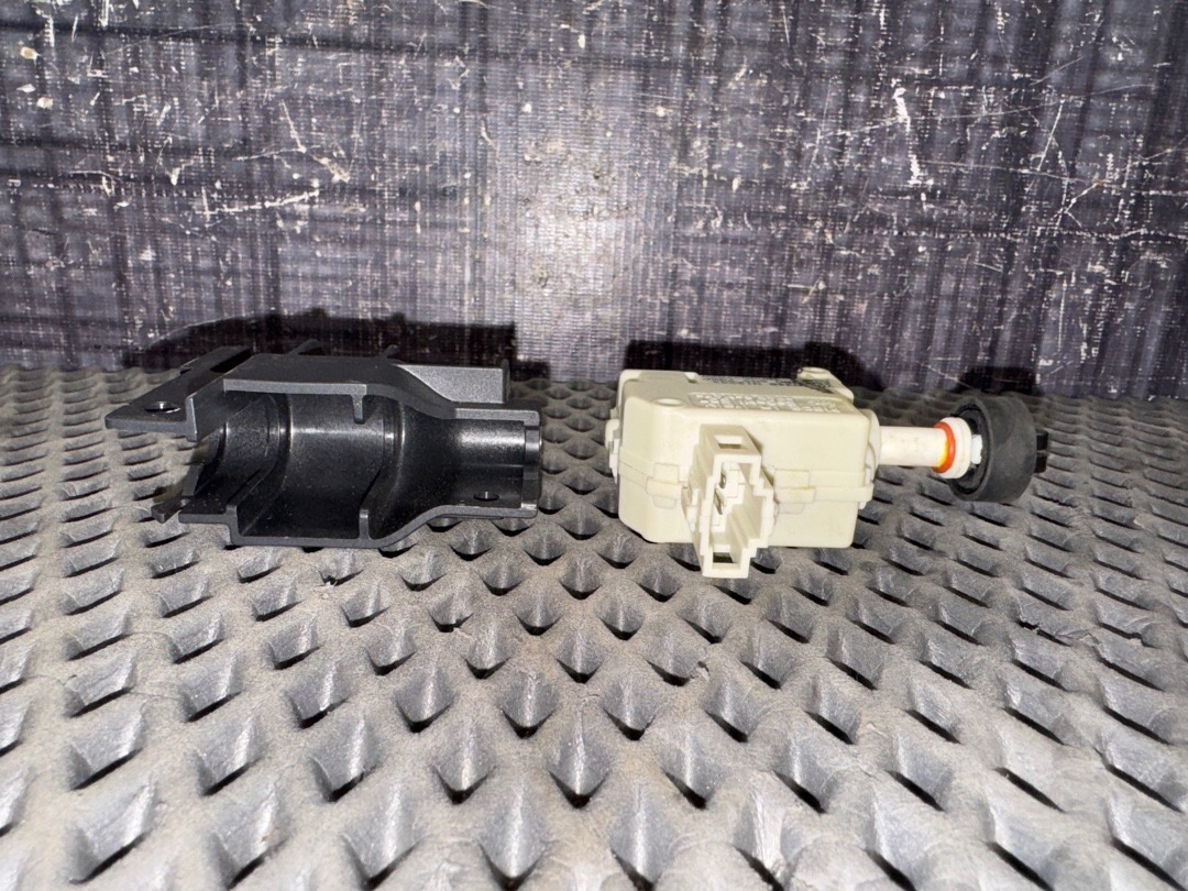 Замок бардачка, 1170 рублей, Красноярск