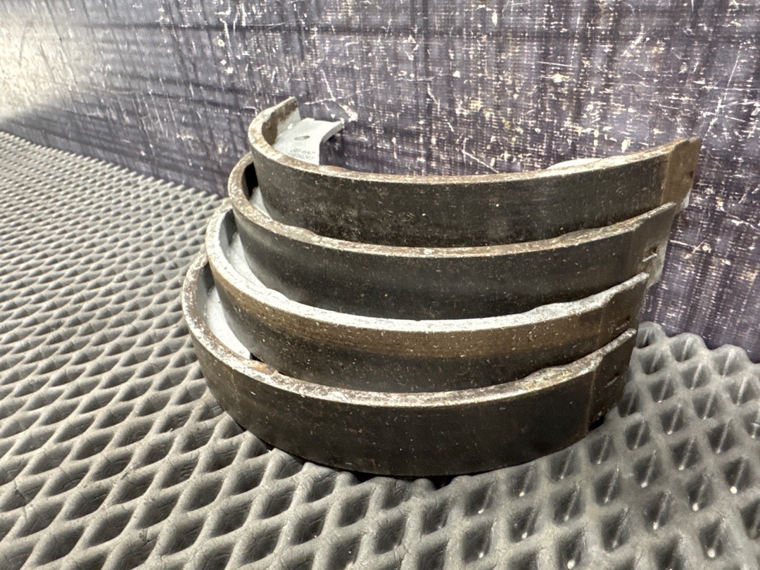 Комплект колодок ручного тормоза, 3210 рублей, Красноярск