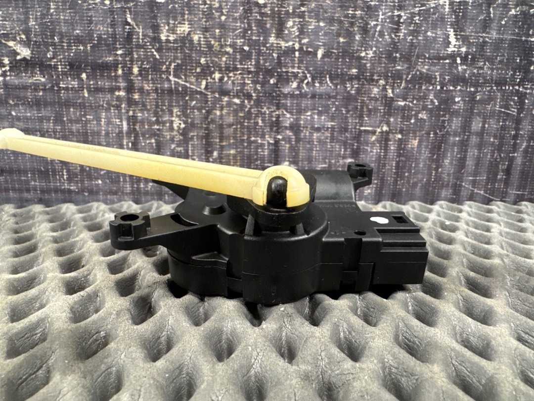 Мотор заслонки печки, 1250 рублей, Красноярск