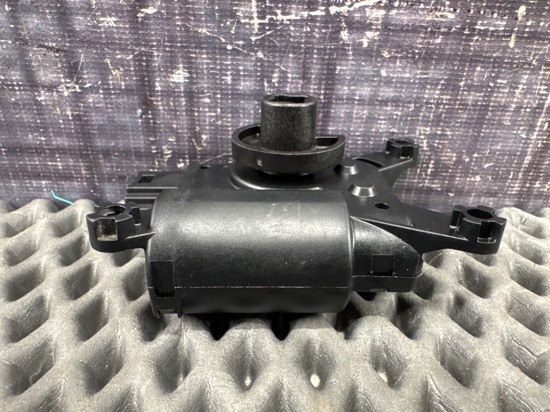 Мотор заслонки печки, 1250 рублей, Красноярск