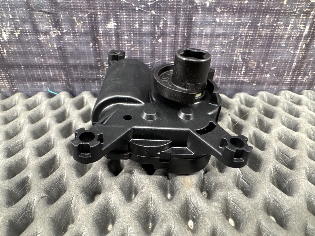 Мотор заслонки печки, 1250 рублей, Красноярск