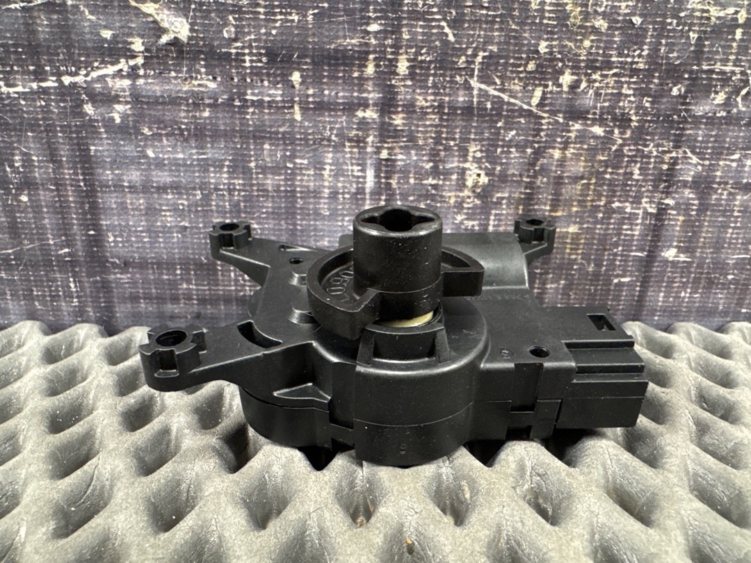 Мотор заслонки печки, 1250 рублей, Красноярск