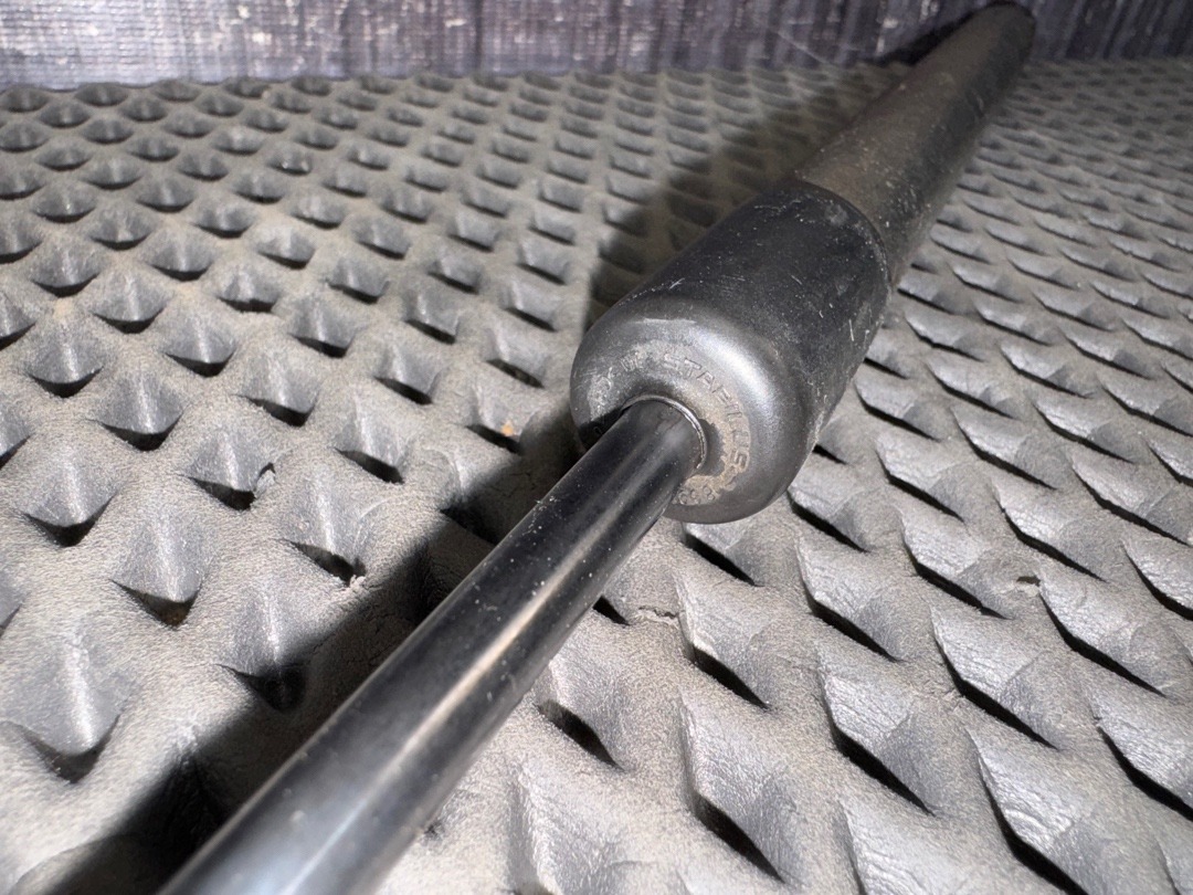 Амортизатор багажника, 920 рублей, Красноярск