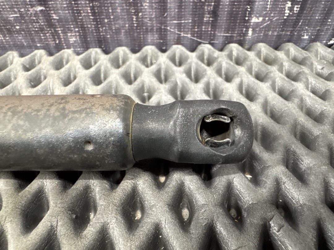 Амортизатор багажника, 920 рублей, Красноярск