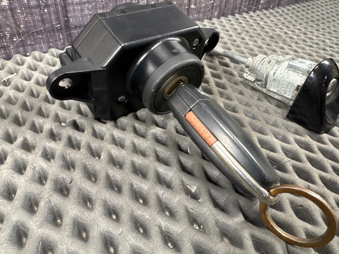 Комплект замков с ключом, 7430 рублей, Красноярск