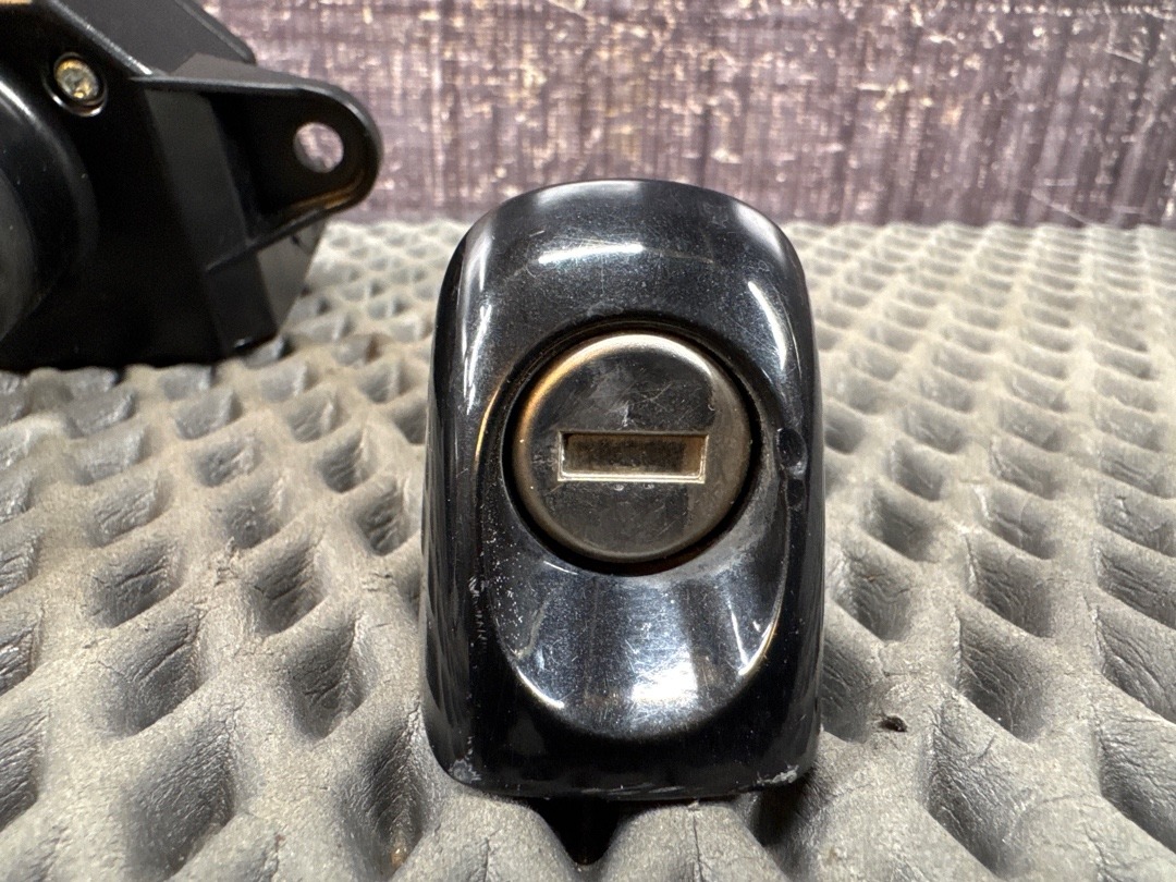 Комплект замков с ключом, 7430 рублей, Красноярск