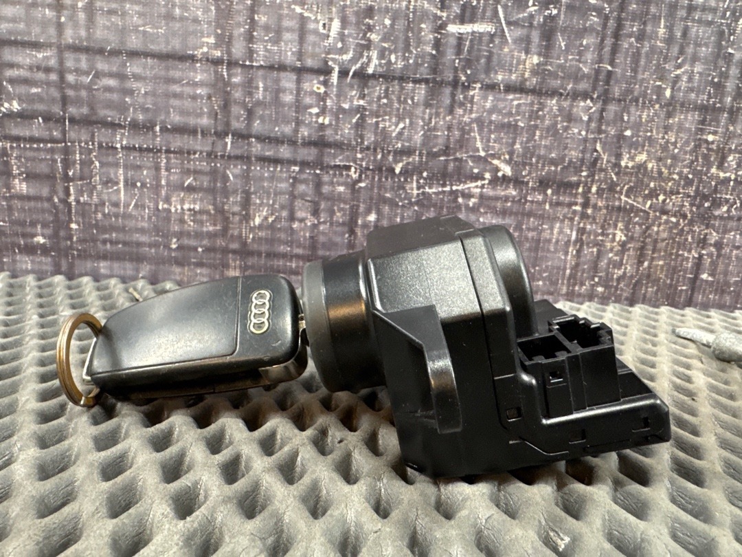 Комплект замков с ключом, 7430 рублей, Красноярск