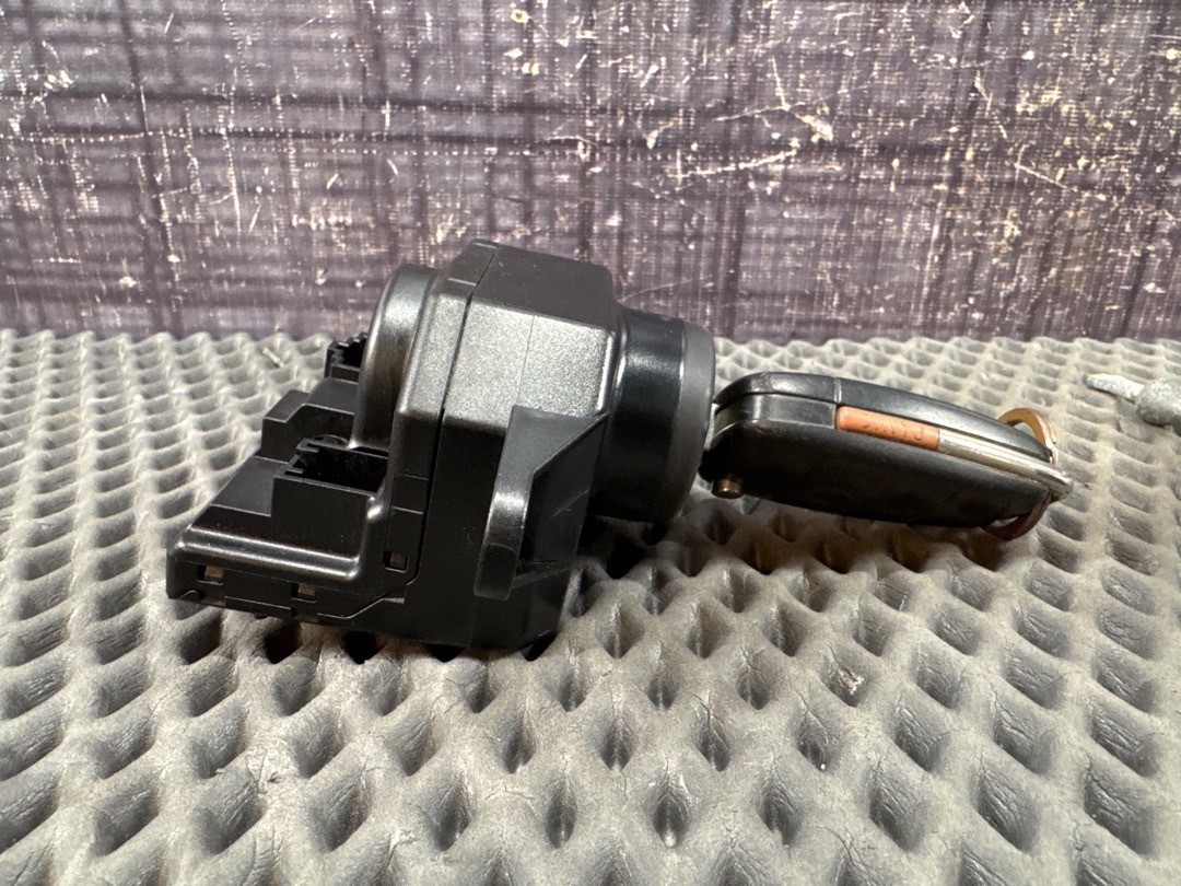 Комплект замков с ключом, 7430 рублей, Красноярск